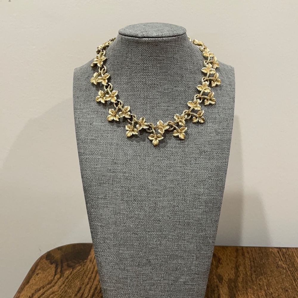 Vintage gold tone flower choker